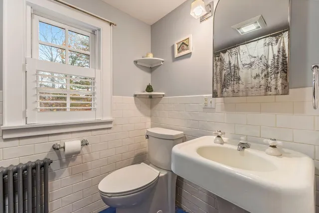 $1,100,000 | 40 Stonybrook Road, Cape Elizabeth, ME 04107