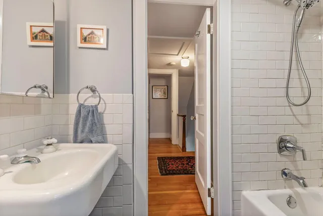 $1,100,000 | 40 Stonybrook Road, Cape Elizabeth, ME 04107