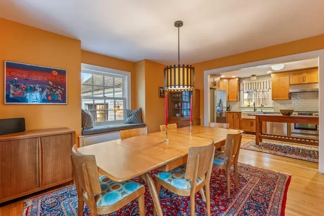 $1,100,000 | 40 Stonybrook Road, Cape Elizabeth, ME 04107