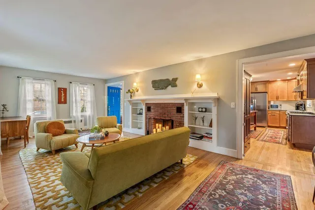 $1,100,000 | 40 Stonybrook Road, Cape Elizabeth, ME 04107