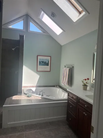 $499,900 | 190 Chase Way, Manchester, NH 03104