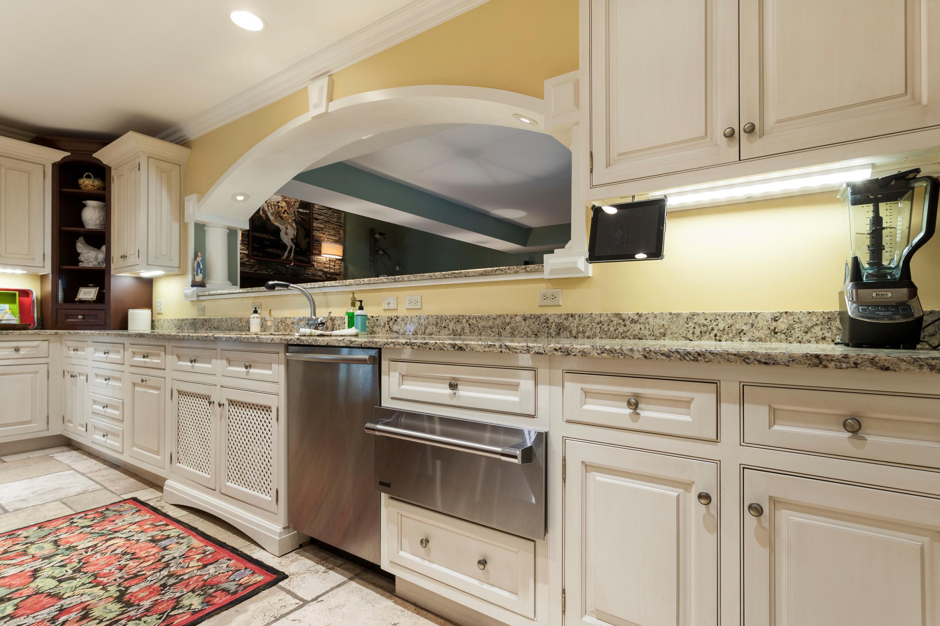 1692 Riverview Road Chattanooga, TN 37405 - Photo 8 of 33 kitchen dishwashers detail
