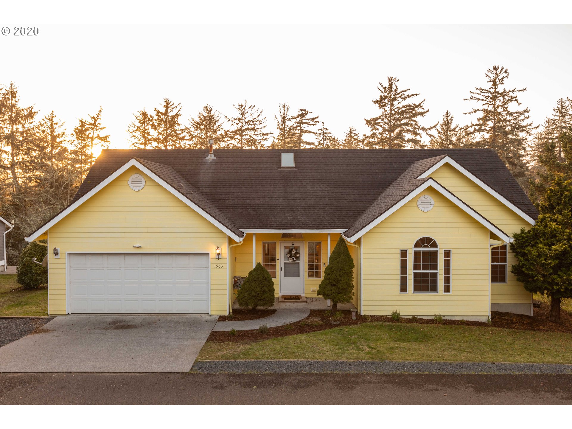 1563 Southwest Ridge Road Warrenton, OR 97146 - Photo 1 of 31 Gallery Image 1