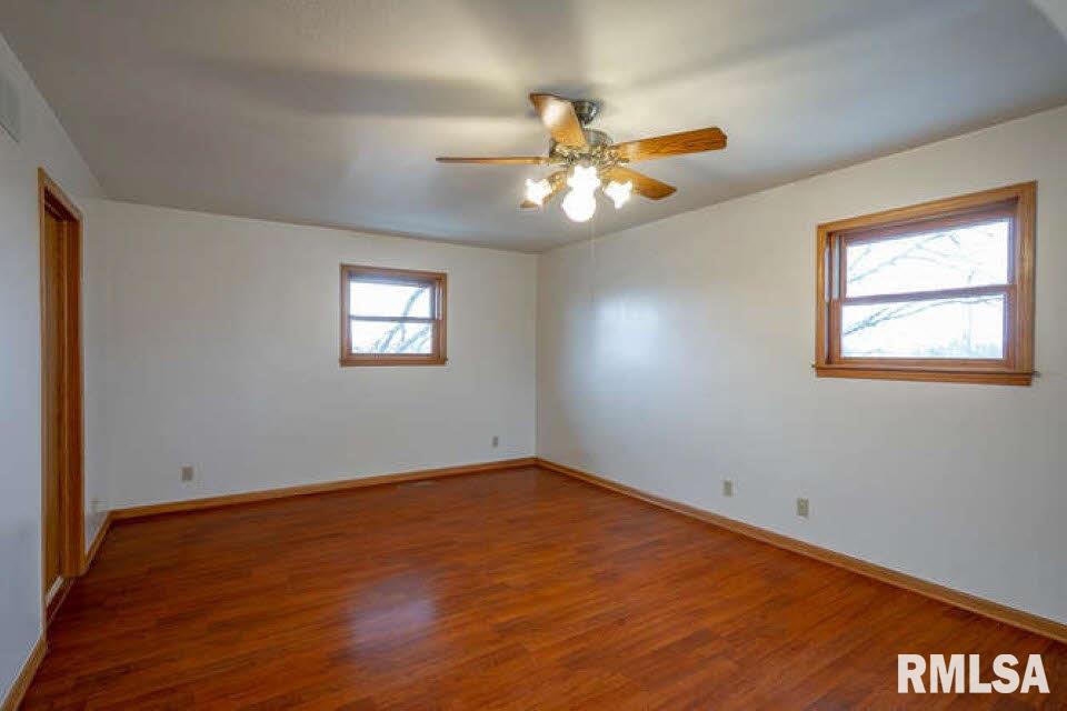 3290 New Era Road Muscatine, IA 52761 - Photo 12 of 24 Gallery Image 12