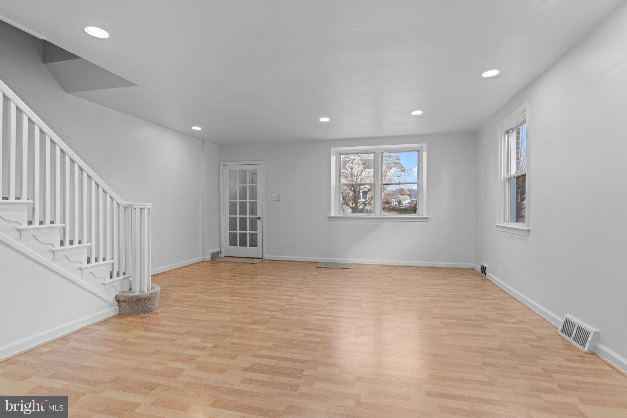 1230 Glenview Street Philadelphia, PA 19111 - Photo 5 of 30