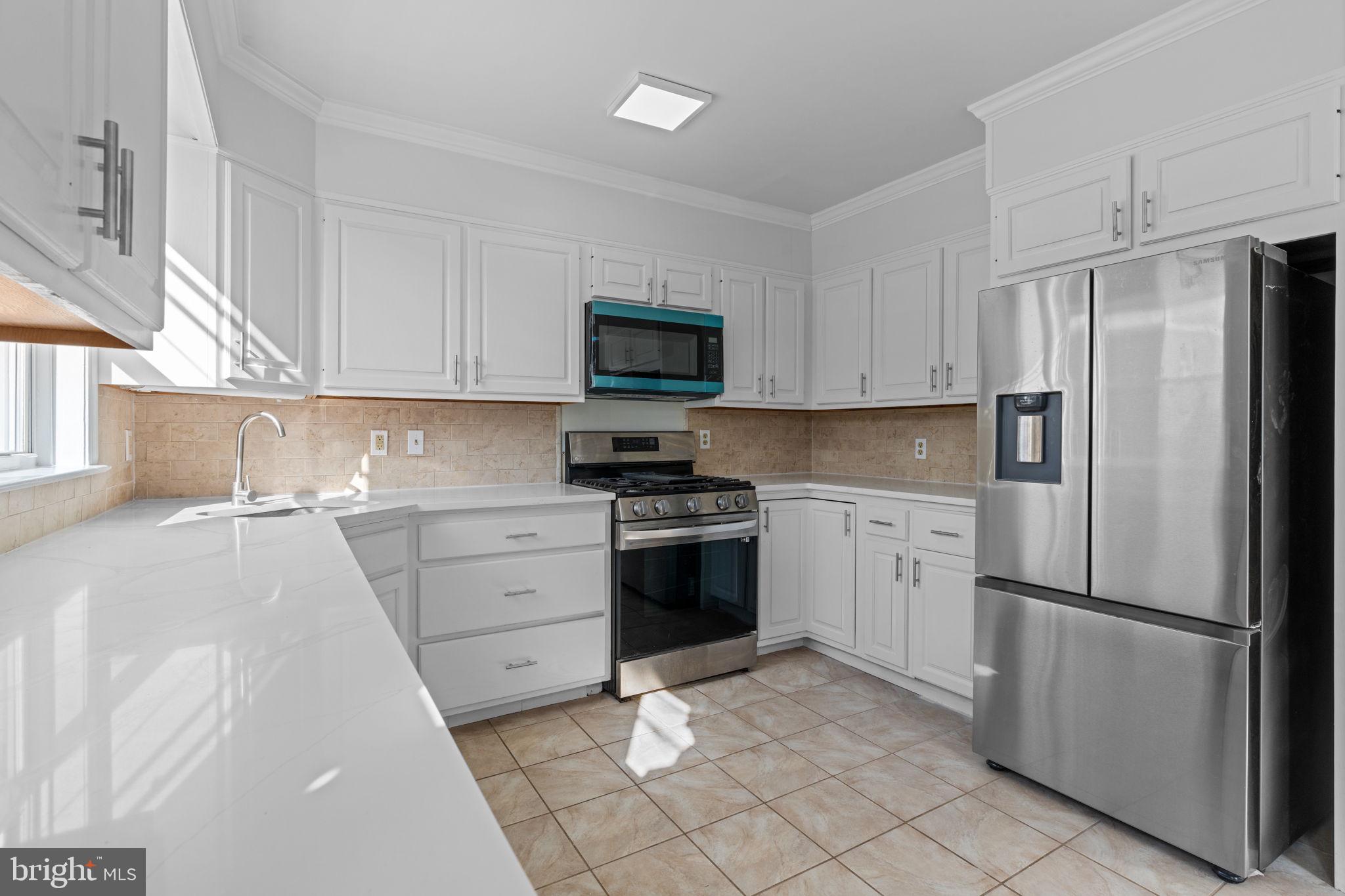 1230 Glenview Street Philadelphia, PA 19111 - Photo 8 of 30