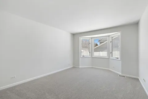 $280,000 | 989 Cove Drive, Unit B, Palatine, IL 60067