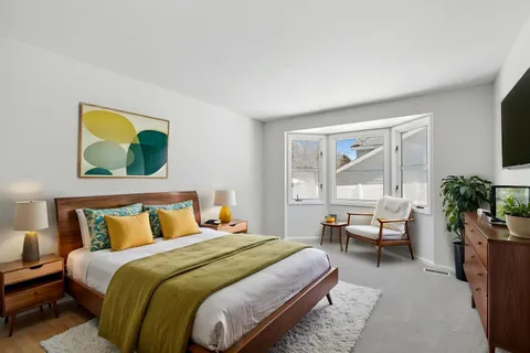 $280,000 | 989 Cove Drive, Unit B, Palatine, IL 60067