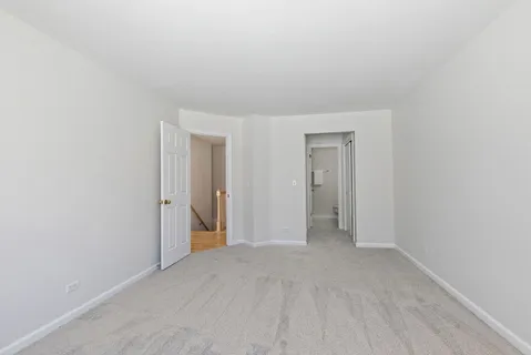 $280,000 | 989 Cove Drive, Unit B, Palatine, IL 60067