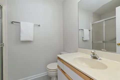 $280,000 | 989 Cove Drive, Unit B, Palatine, IL 60067