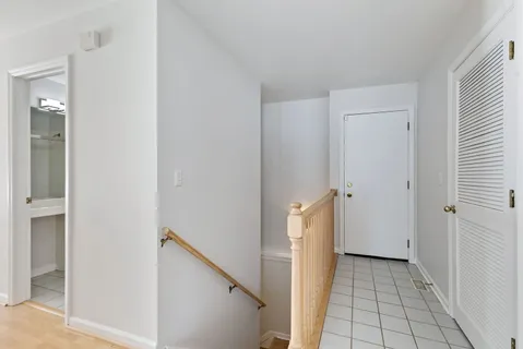 $280,000 | 989 Cove Drive, Unit B, Palatine, IL 60067