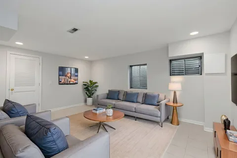 $280,000 | 989 Cove Drive, Unit B, Palatine, IL 60067