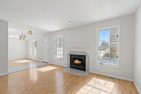 $280,000 | 989 Cove Drive, Unit B, Palatine, IL 60067