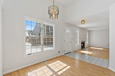 $280,000 | 989 Cove Drive, Unit B, Palatine, IL 60067