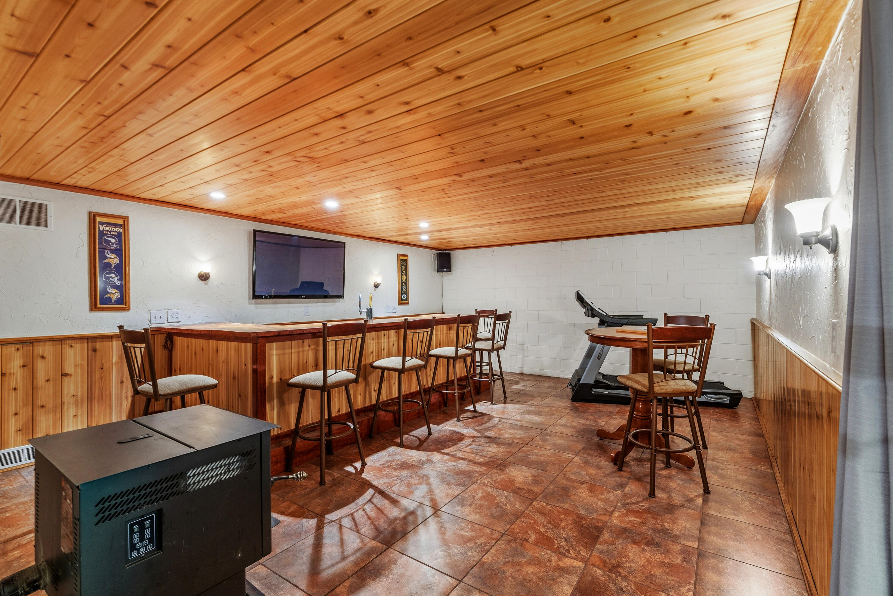 2953 Kettle Moraine Road Hartford, WI 53027 - Photo 23 of 58 Lower Level Bar Area