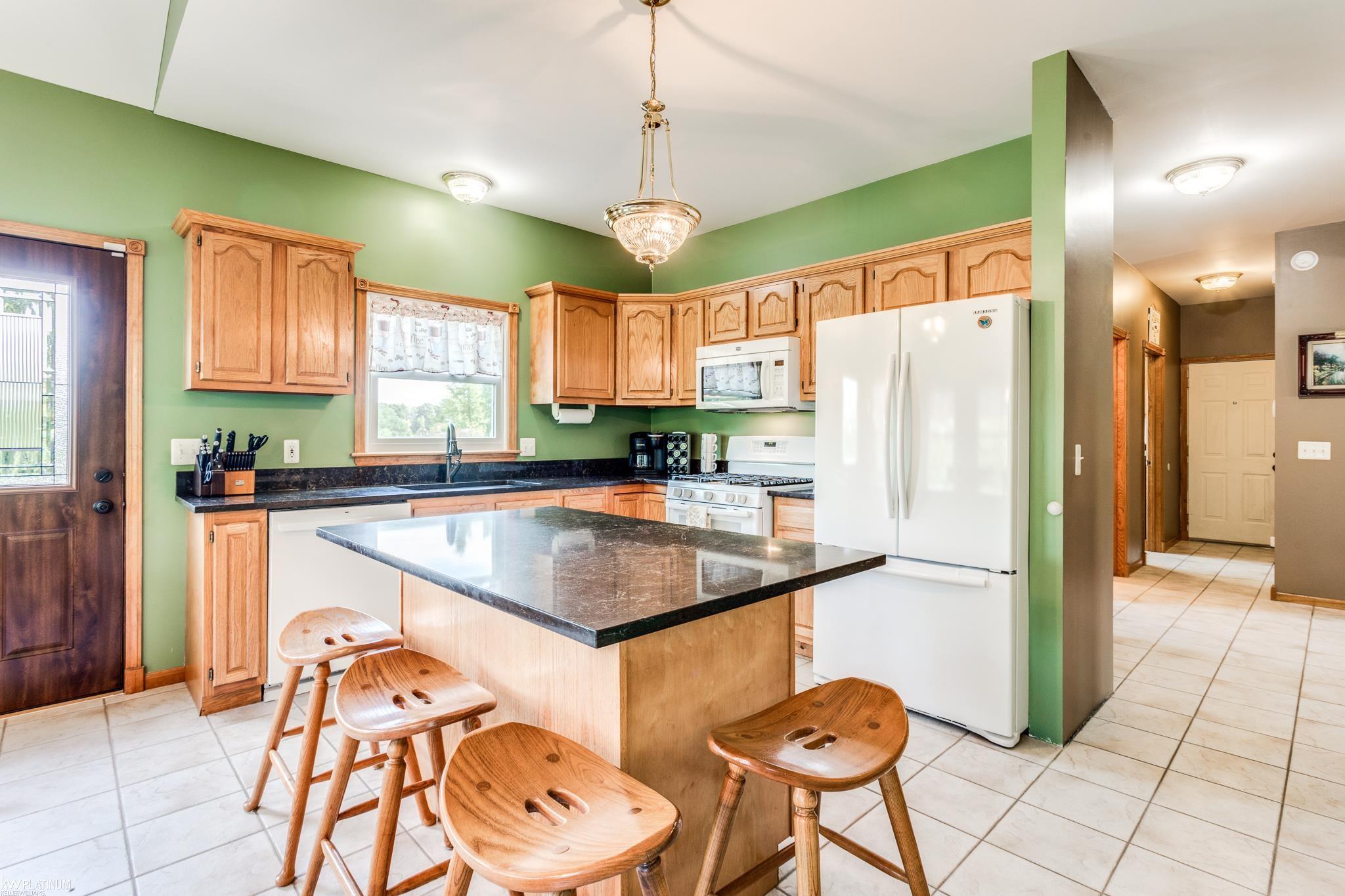 8066 Duquette Road Yale, MI 48097 - Photo 9 of 33 50092641-8.JPG