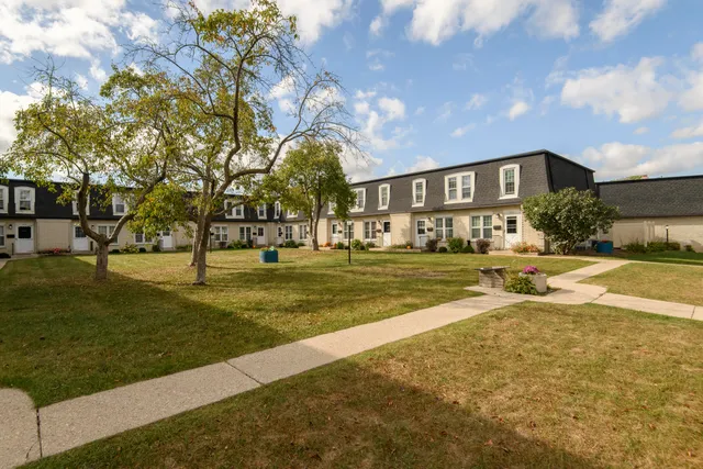 $134,900 | 4135 West Cherrywood Lane, Brown Deer, WI 53209