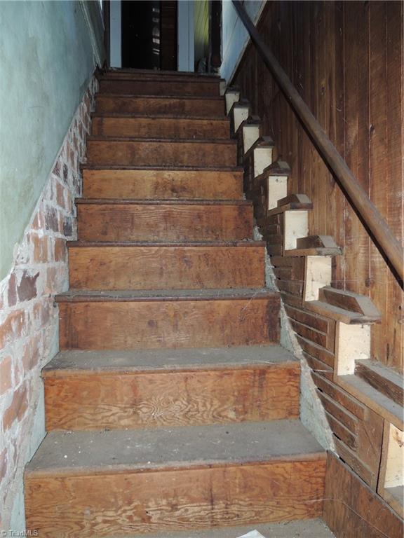 792 South Main Street Mocksville, NC 27028 - Photo 17 of 23 Stairs to 2nd level
