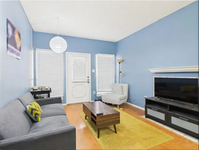 $1,250 | 806 West 24th Street, Unit 126, Austin, TX 78705