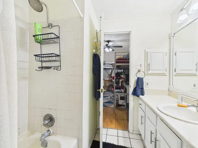 $1,250 | 806 West 24th Street, Unit 126, Austin, TX 78705