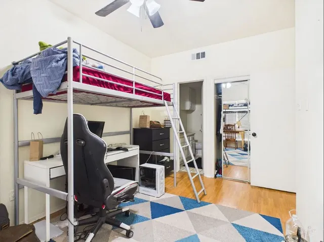 $1,250 | 806 West 24th Street, Unit 126, Austin, TX 78705