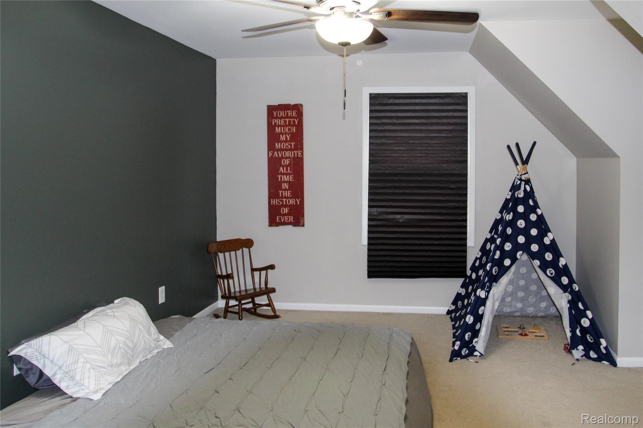 2745 Partridge Rochester, MI 48306 - Photo 28 of 40 Bedroom 3.jpg