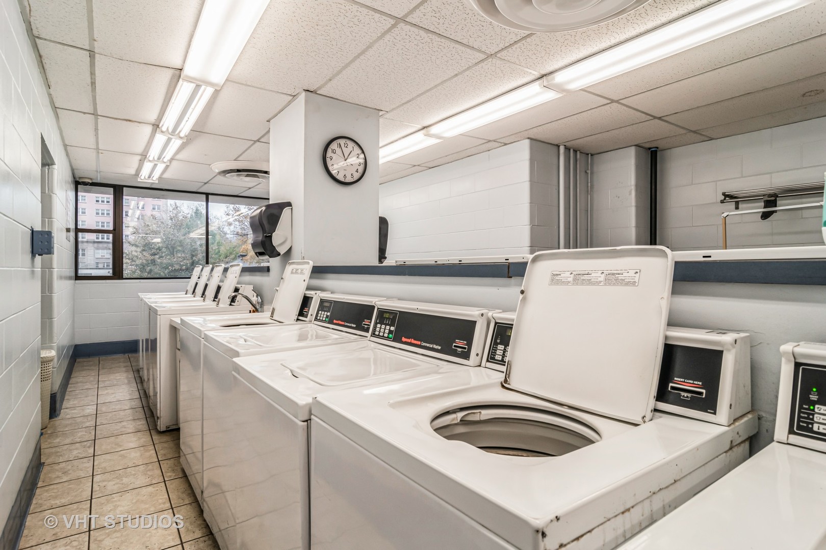 5455 North Sheridan Road, Unit 405 Chicago, IL 60640 - Photo 12 of 15 Gallery Image 12
