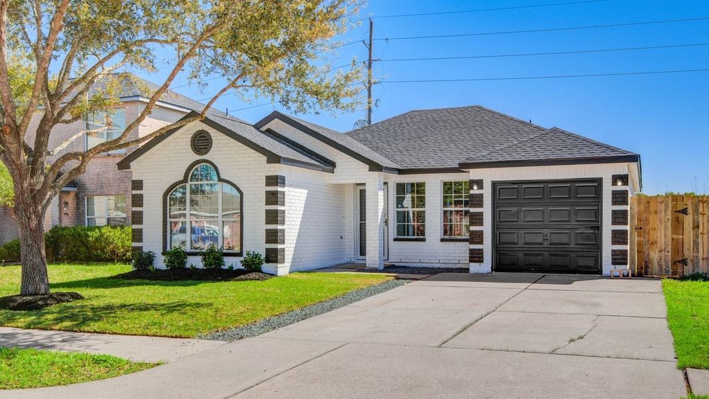 12610 Rio Bravo Street Rosharon, TX 77583 - Photo 1 of 33