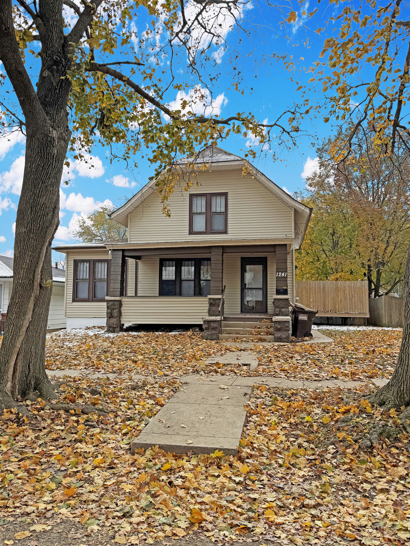 1241 West Pleasant Street Freeport, IL 61032 - Photo 1 of 22