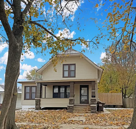 $129,900 | 1241 West Pleasant Street, Freeport, IL 61032