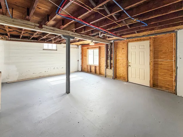 $135,000 | 1241 West Pleasant Street, Freeport, IL 61032