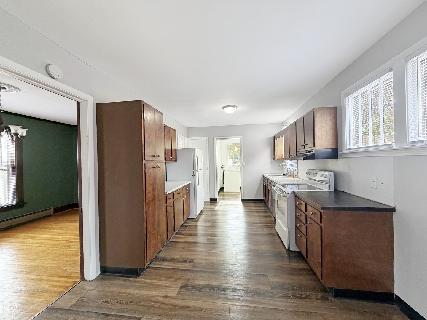 1241 West Pleasant Street Freeport, IL 61032 - Photo 4 of 22