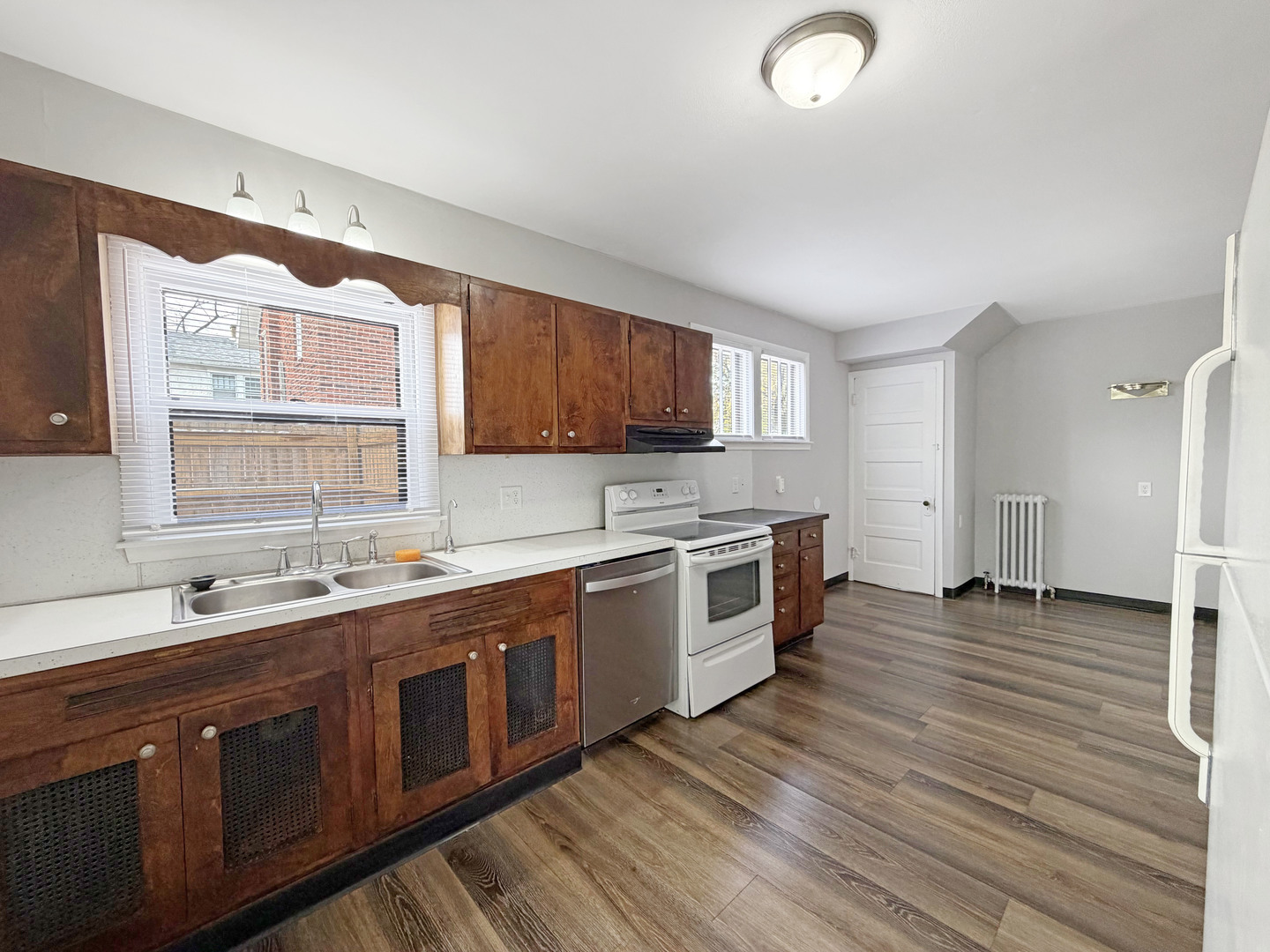 1241 West Pleasant Street Freeport, IL 61032 - Photo 5 of 22