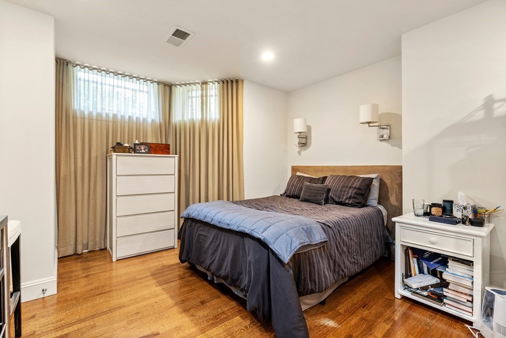 427 Beacon Street Boston, MA 02115 - Photo 17 of 25