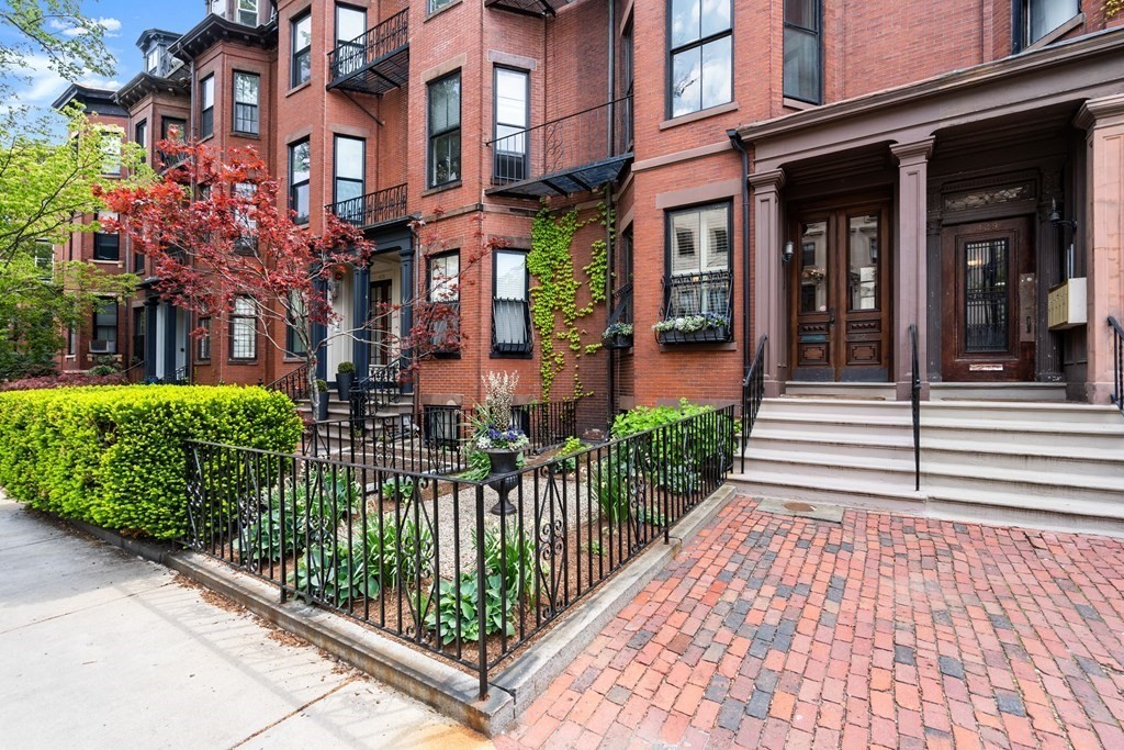 427 Beacon Street Boston, MA 02115 - Photo 24 of 25