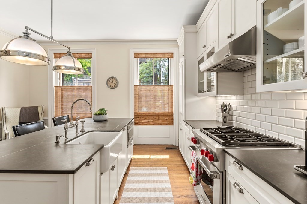 427 Beacon Street Boston, MA 02115 - Photo 5 of 25