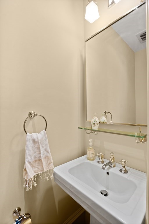 427 Beacon Street Boston, MA 02115 - Photo 9 of 25