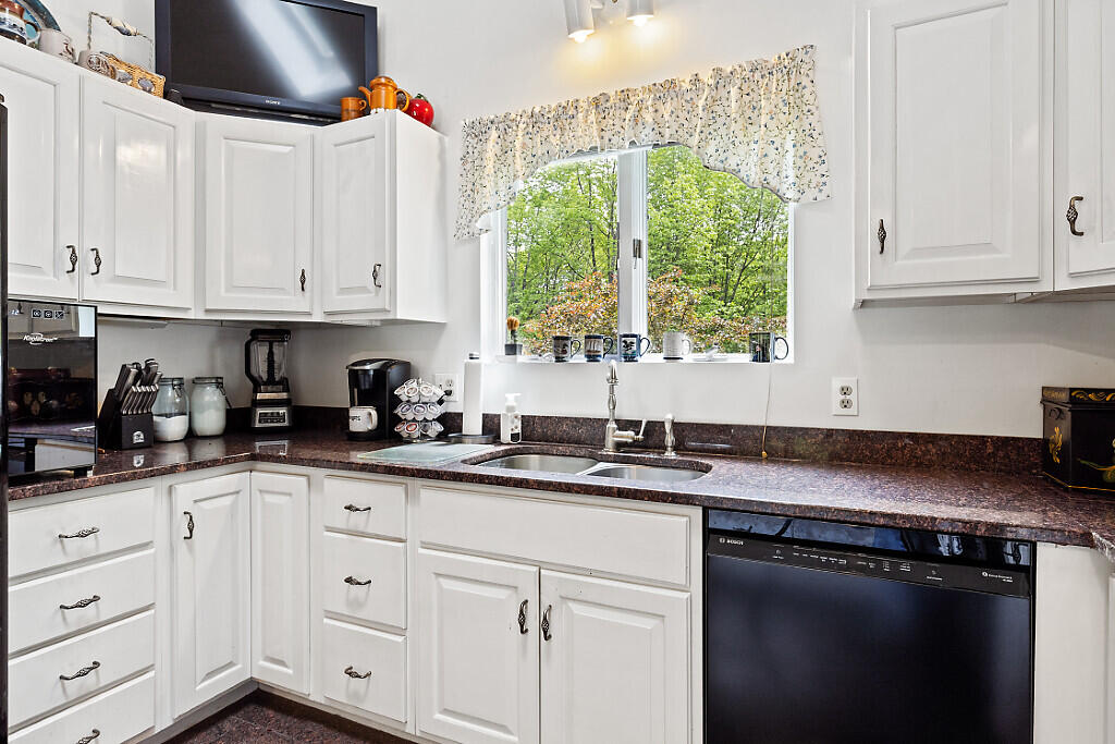 363 Winthrop Center Road Winthrop, ME 04364 - Photo 6 of 60 38_BP5A0221_DxO_mls
