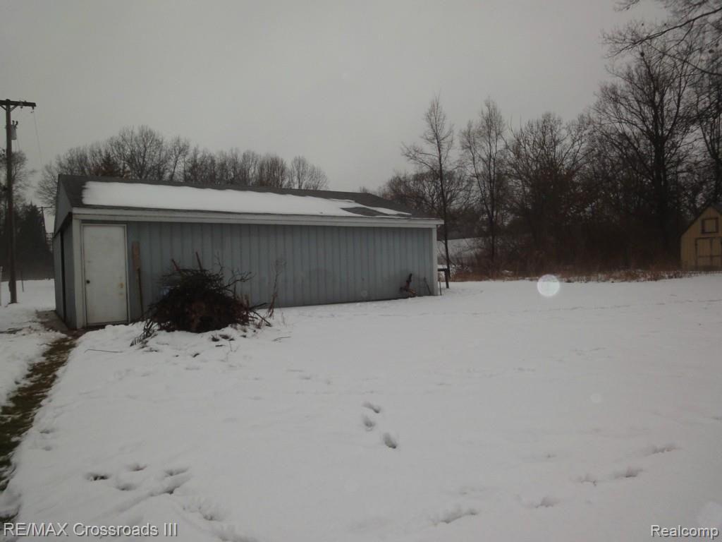 43112 Harris Road Belleville, MI 48111 - Photo 12 of 12 DSC01093.jpg