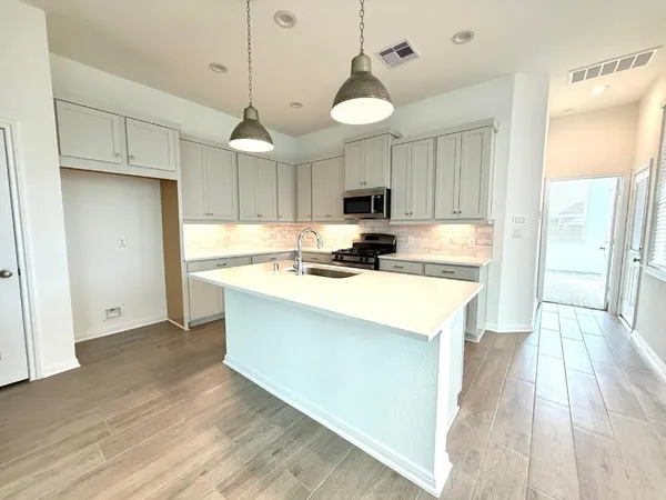 $2,350 | 620 Silver Pear Court, Montgomery, TX 77316