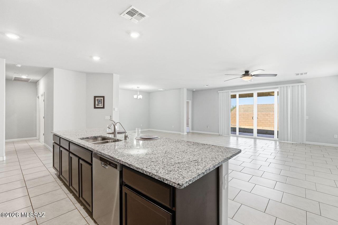 552 West Weldon Street Vail, AZ 85641 - Photo 11 of 30