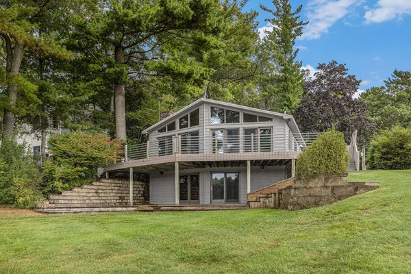 $735,000 | 13483 Oakcrest Avenue Northeast, Gowen, MI 49326