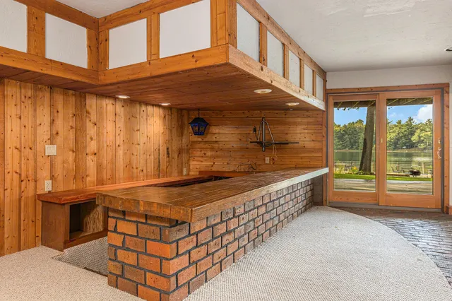 $785,000 | 13483 Oakcrest Avenue Northeast, Gowen, MI 49326