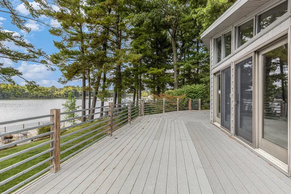 $660,000 | 13483 Oakcrest Avenue Northeast, Gowen, MI 49326