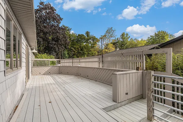 $660,000 | 13483 Oakcrest Avenue Northeast, Gowen, MI 49326