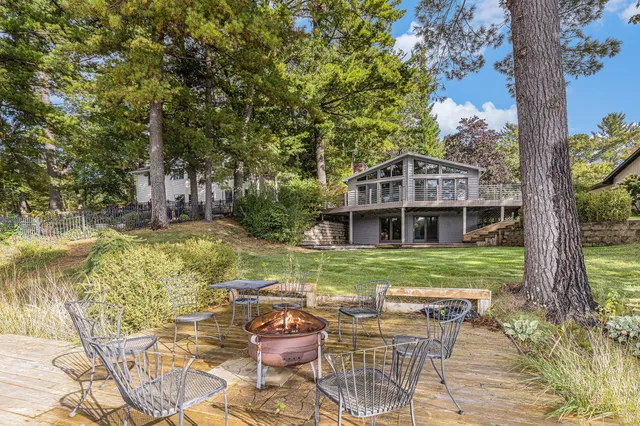 $785,000 | 13483 Oakcrest Avenue Northeast, Gowen, MI 49326