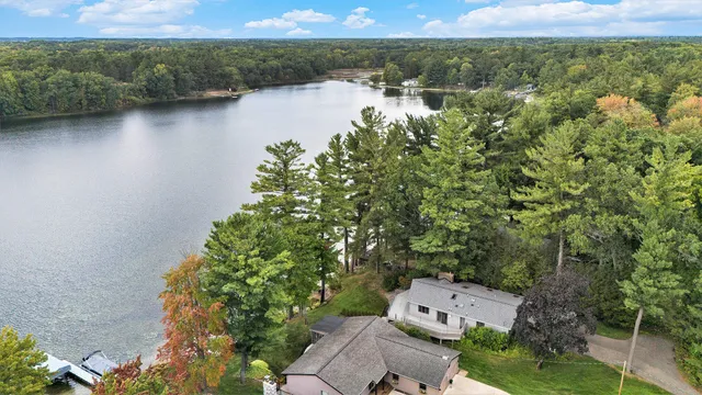 $785,000 | 13483 Oakcrest Avenue Northeast, Gowen, MI 49326