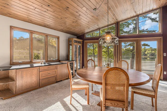 $785,000 | 13483 Oakcrest Avenue Northeast, Gowen, MI 49326