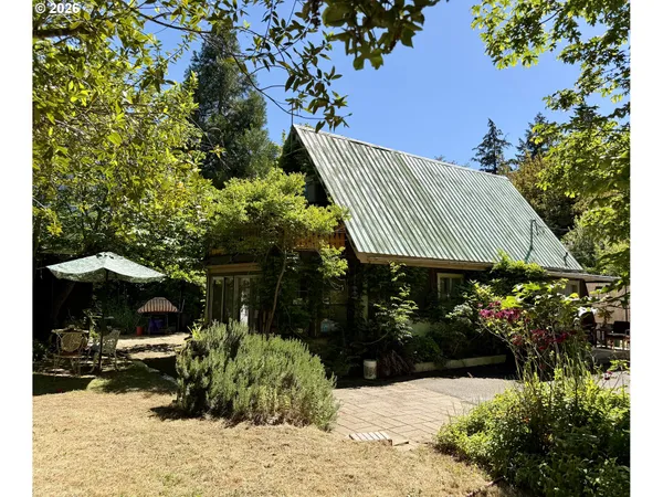 $340,000 | 183 Northeast Ecklund Street, Canyonville, OR 97417
