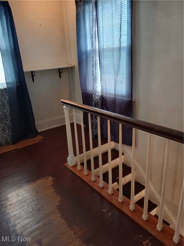 3609 Stoer Road Beachwood, OH 44122 - Photo 14 of 31 2nd-floor landing